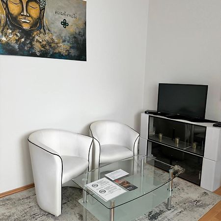 Cozy Apartment Near Hockey & Football Arena Bratislava Exteriör bild